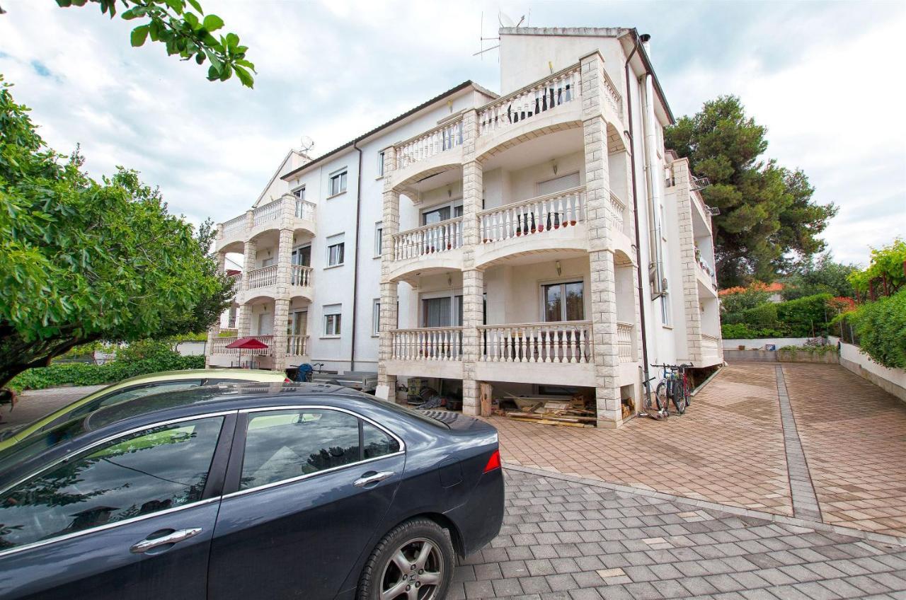 Apartments Marina Trogir Exteriör bild